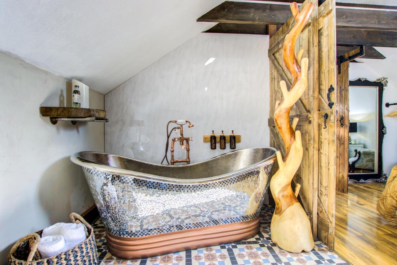 Unique The Old Stables Pembrokeshire Sleeps 8 - Welsh Tourist Board Award 5 Stars *