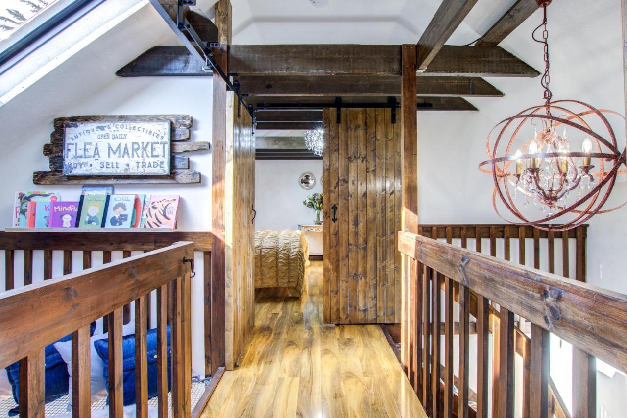 Unique The Old Stables Pembrokeshire Sleeps 8 - Welsh Tourist Board Award 5 Stars Holiday home Pembroke
