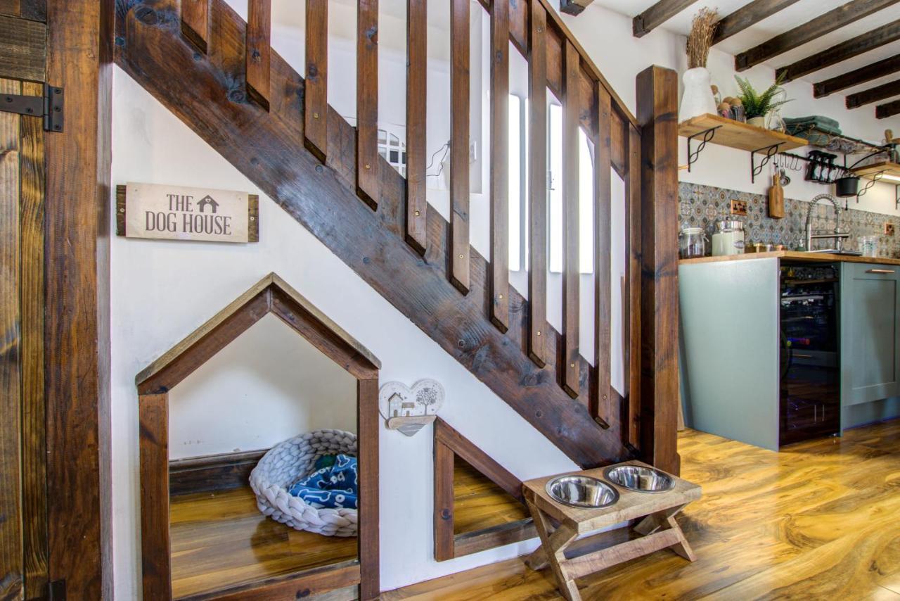 Unique The Old Stables Pembrokeshire Sleeps 8 - Welsh Tourist Board Award 5 Stars Holiday home