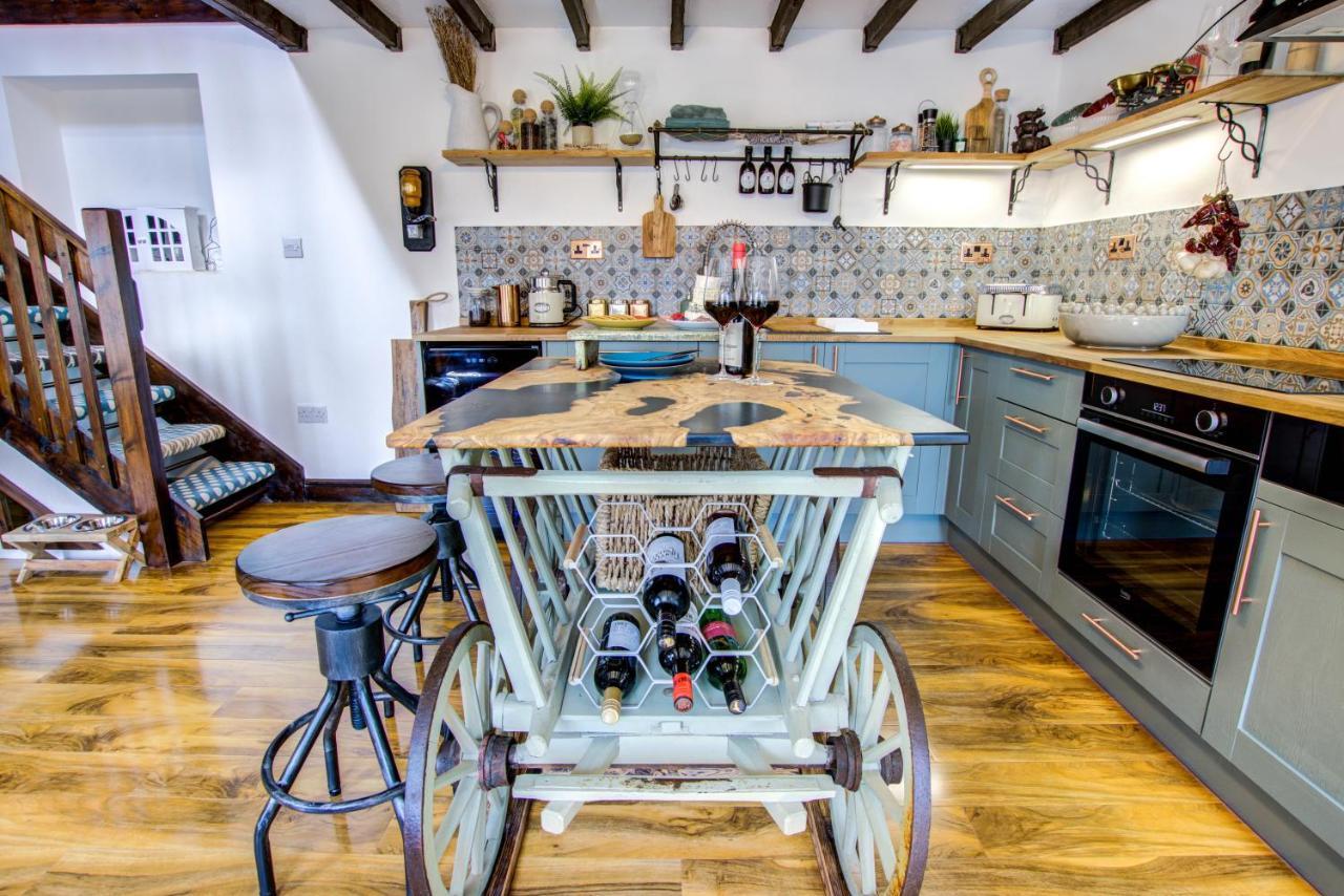Holiday home Unique The Old Stables Pembrokeshire Sleeps 8 - Welsh Tourist Board Award 5 Stars *