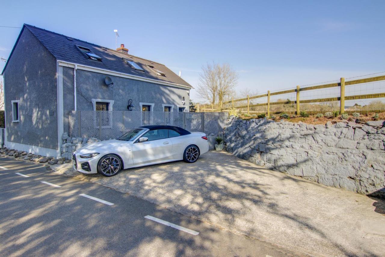 Unique The Old Stables Pembrokeshire Sleeps 8 - Welsh Tourist Board Award 5 Stars Holiday home Pembroke
