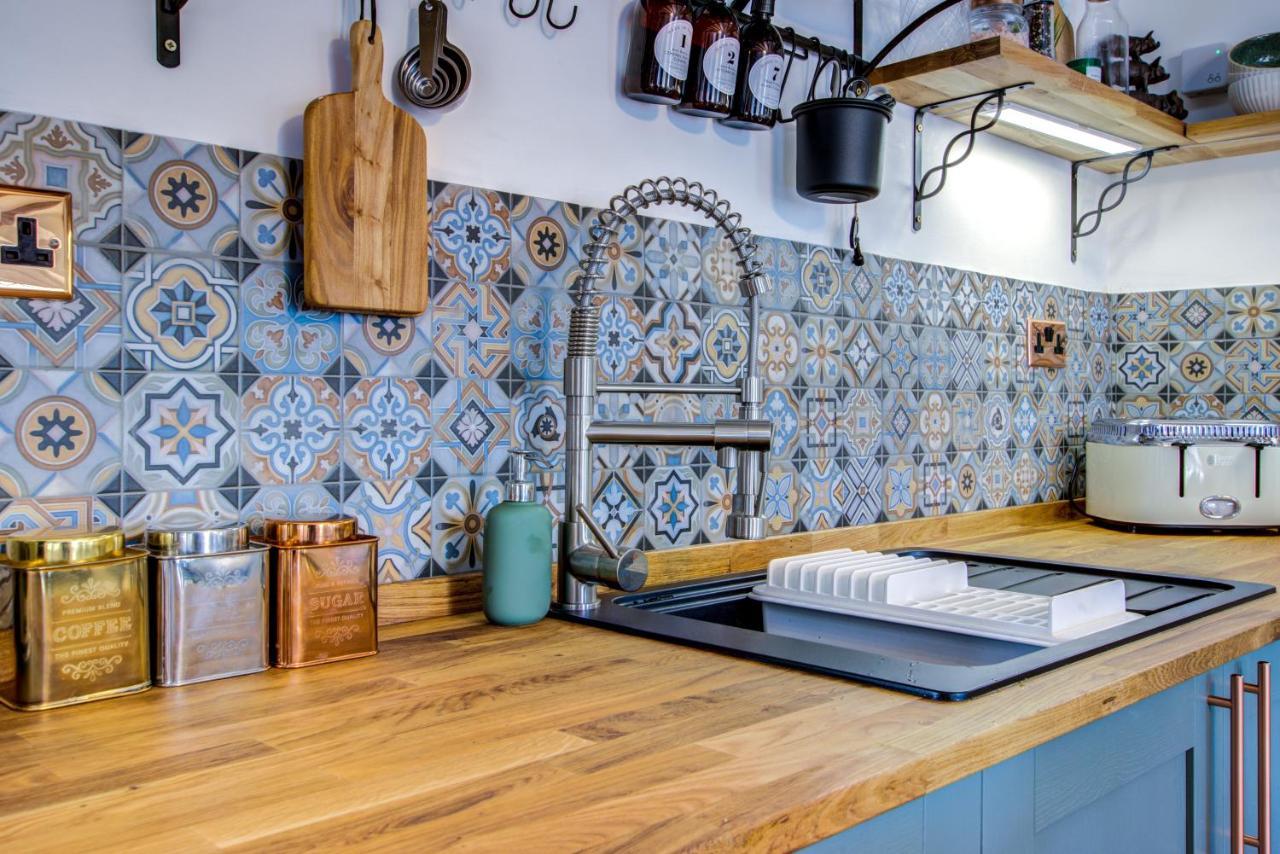 Unique The Old Stables Pembrokeshire Sleeps 8 - Welsh Tourist Board Award 5 Stars * Pembroke