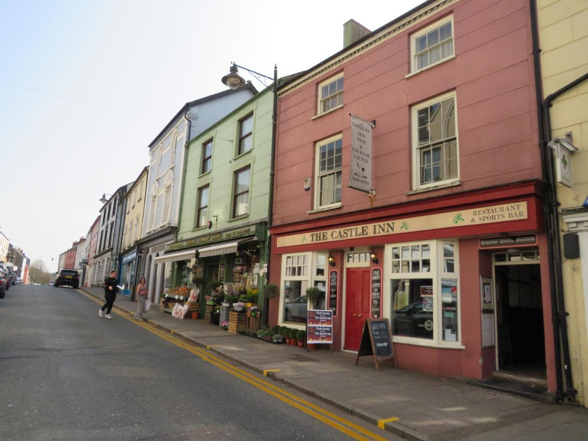 Unique The Old Stables Pembrokeshire Sleeps 8 - Welsh Tourist Board Award 5 Stars Holiday home *