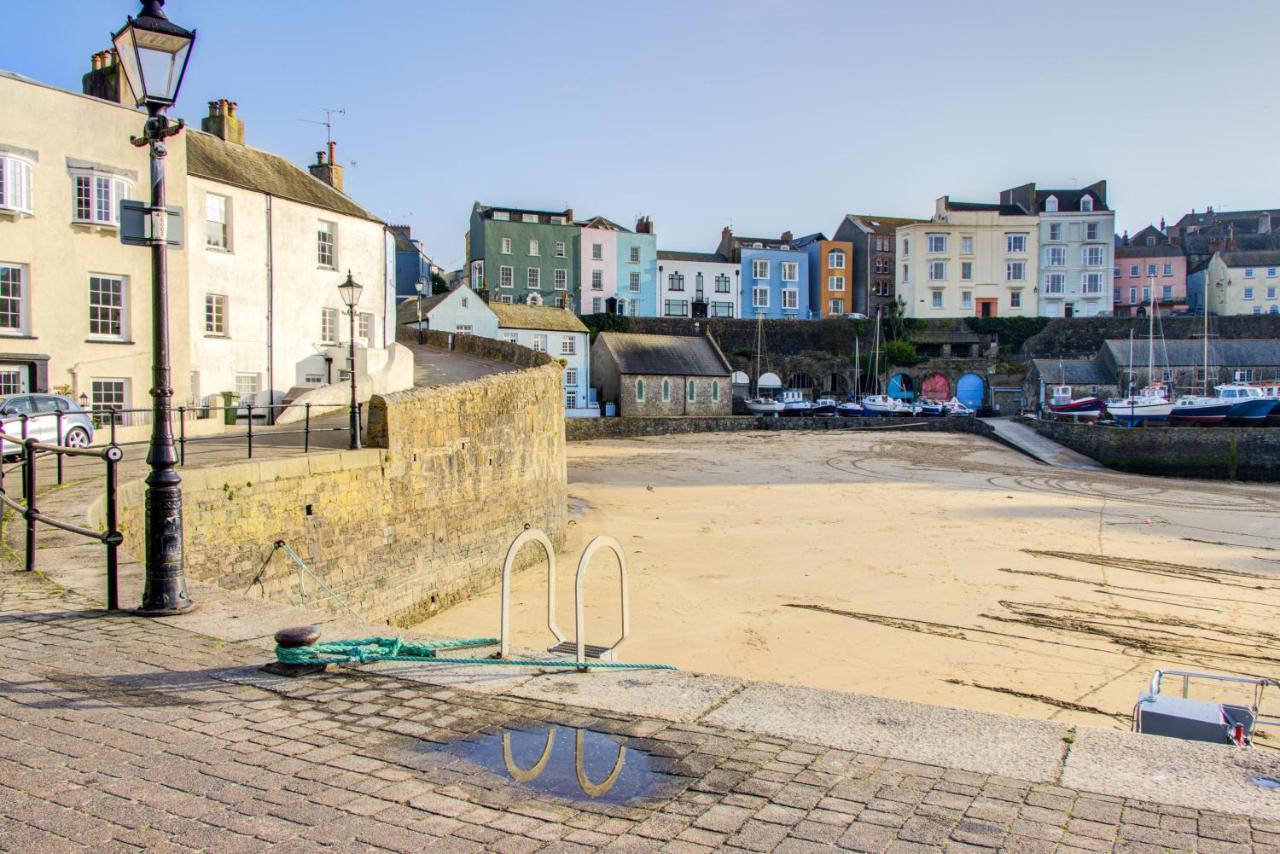 Unique The Old Stables Pembrokeshire Sleeps 8 - Welsh Tourist Board Award 5 Stars Pembroke