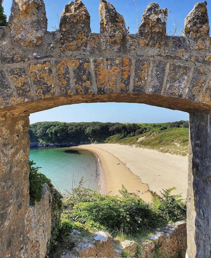 Unique The Old Stables Pembrokeshire Sleeps 8 - Welsh Tourist Board Award 5 Stars Holiday home *
