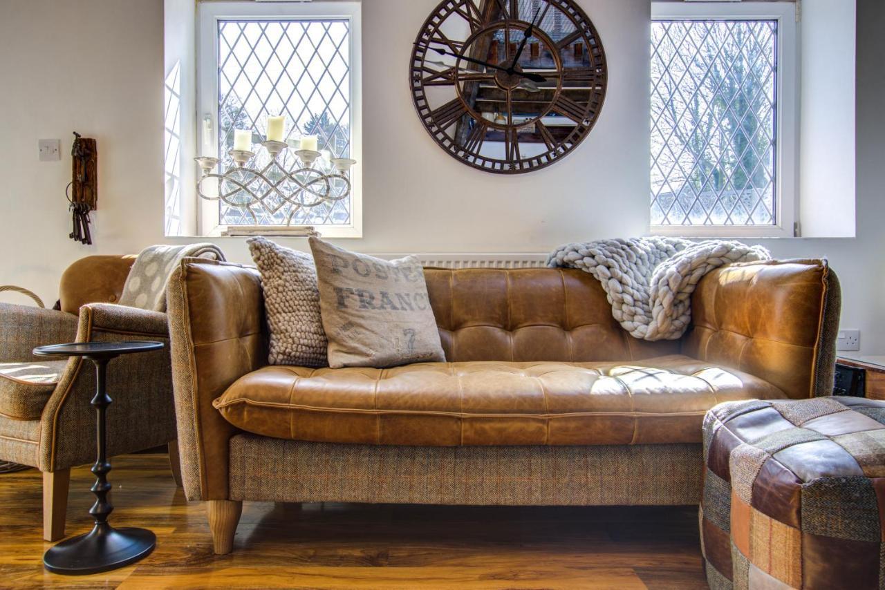 Unique The Old Stables Pembrokeshire Sleeps 8 - Welsh Tourist Board Award 5 Stars Holiday home *