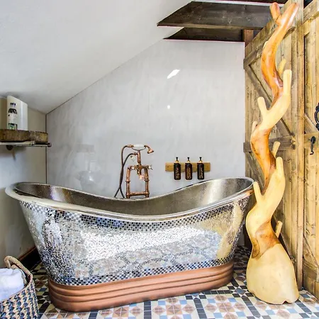 Unique Cottage The Old Stables Pembrokeshire Sleeps 8 - Welsh Tourist Board Award 5 Stars Exterior photo